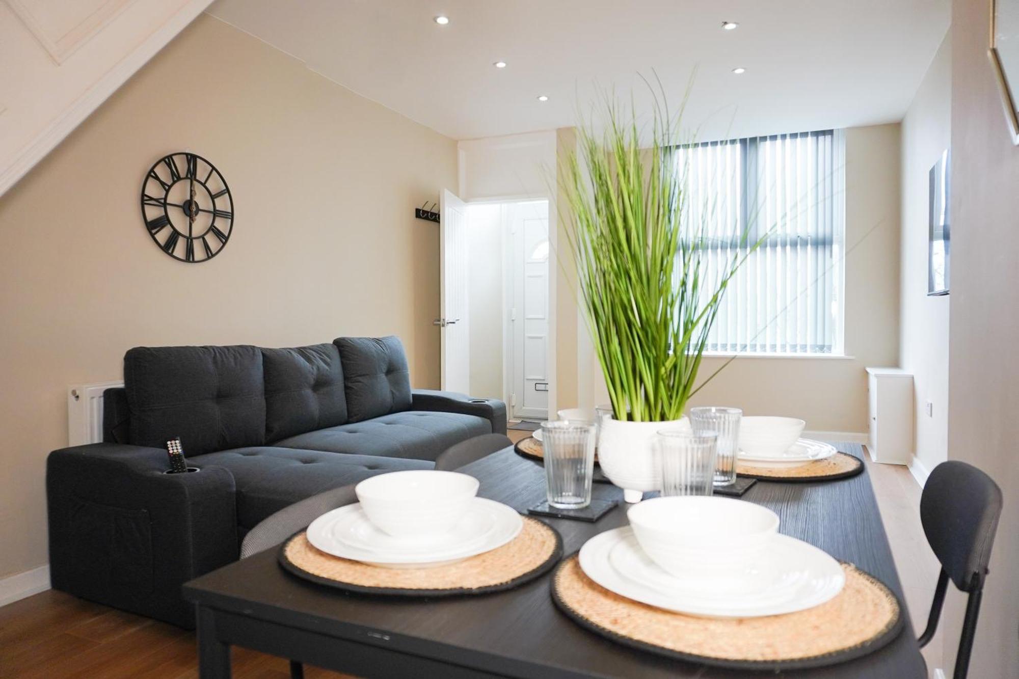 2 Bedroom House 10 Mins To City Centre & Albert Dock Liverpool Exterior photo